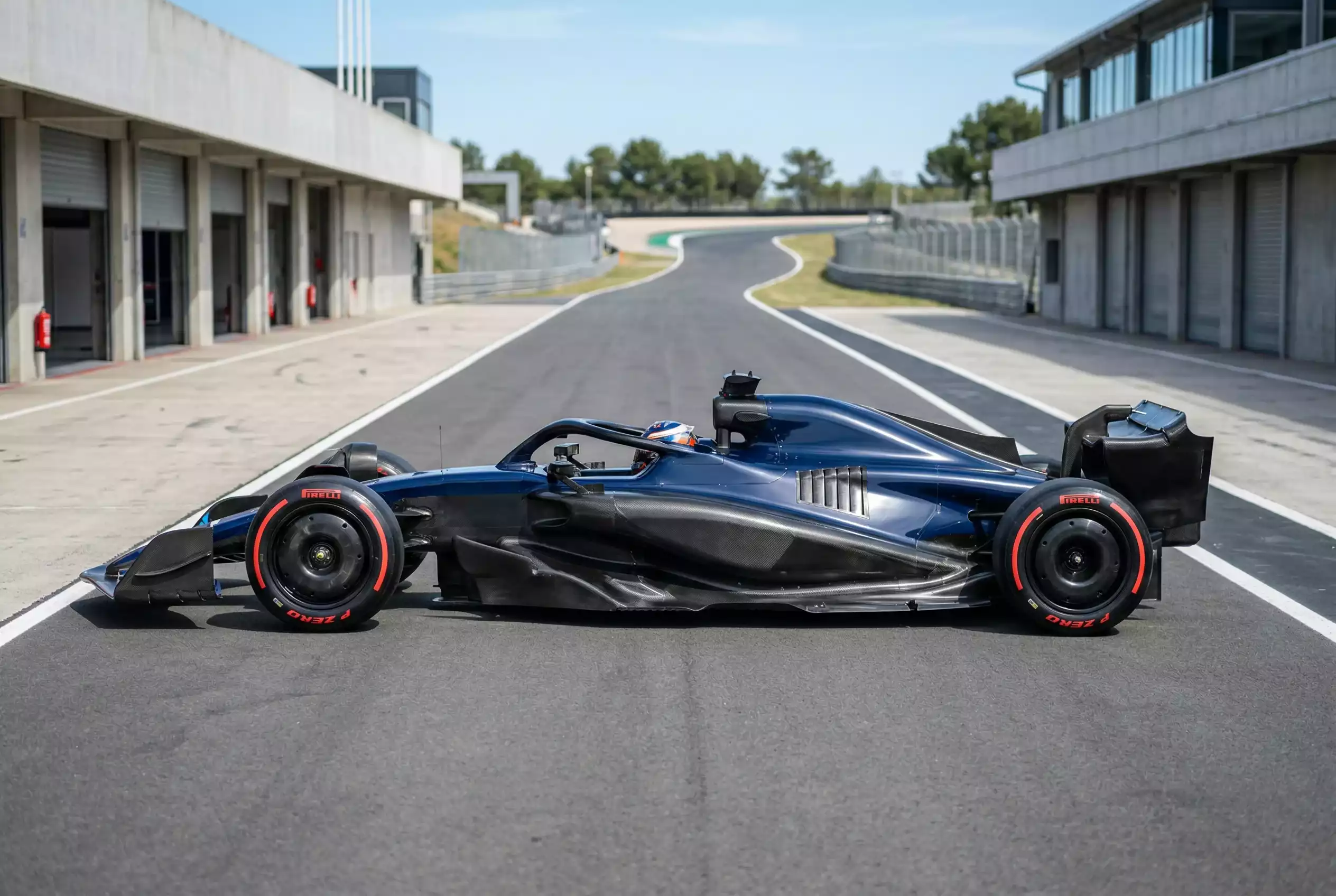 F1 Reglement 2026 — neuer Formel 1 Bolide auf der Teststrecke
